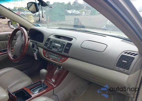 2005 Toyota Camry Xle V6 z USA, uszkodzony, nr VIN 4T1BF30K65U092382